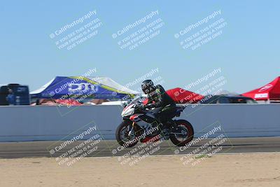 media/Nov-06-2023-Moto Forza (Mon) [[ce023d0744]]/4-Beginner Group/Session 4 (Finish Line Checker)/